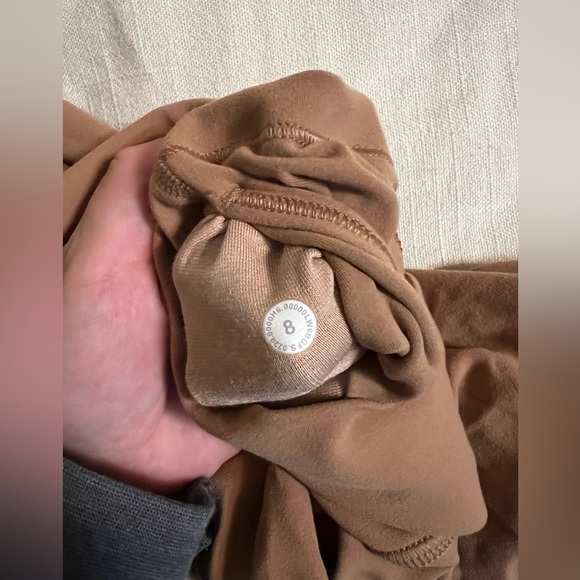 Lululemon Align high rise crop 21” - Picture 8 of 11